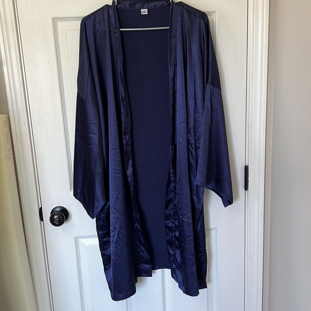 Silky Robe Size 2XL - Picture 5 of 6